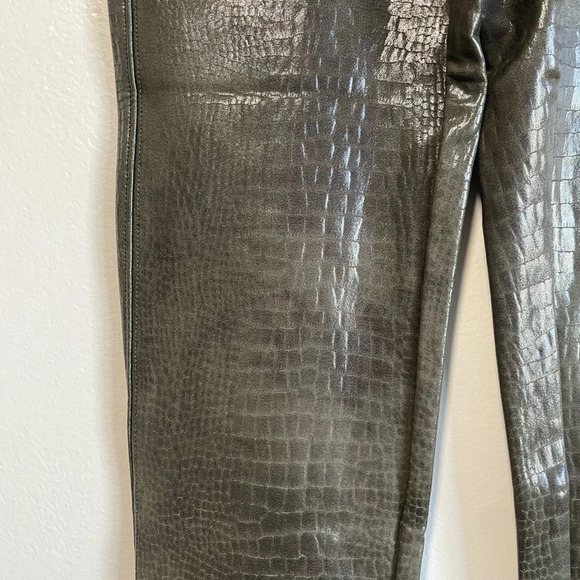 SPANX High Waisted Faux Leather Croc Shine Leggings - Dark Olive Green - BNWT - Picture 5 of 11